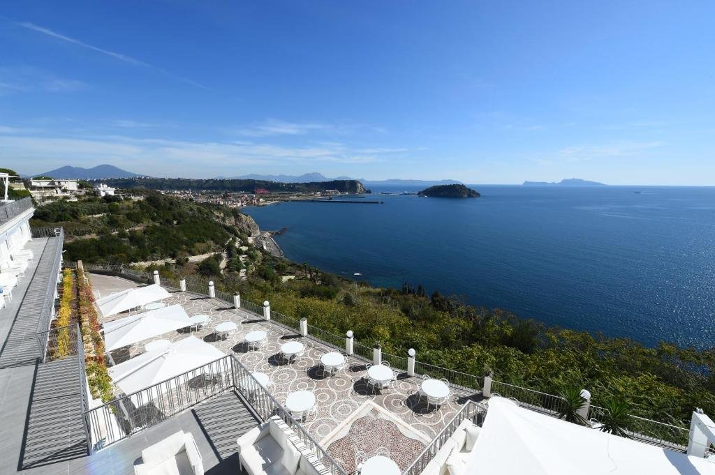 Hotiday Pozzuoli