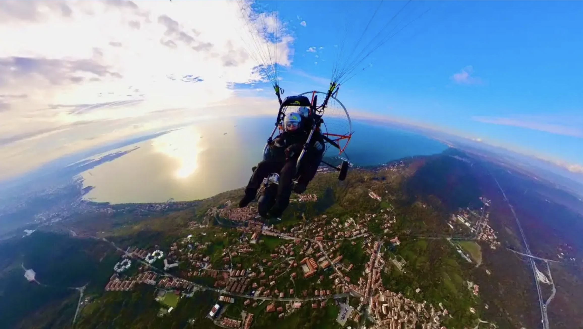 Volo in paramotore con vista sul Golfo di Trieste