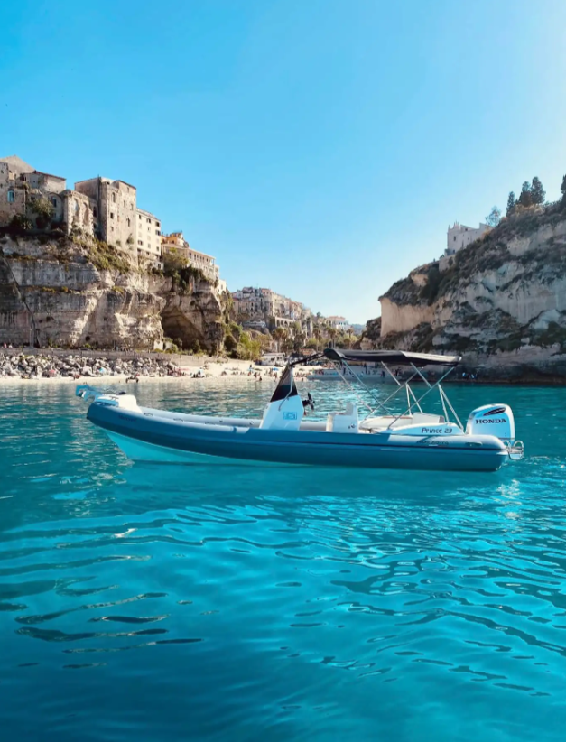 Tour in barca da Tropea a Capo Vaticano con aperitivo