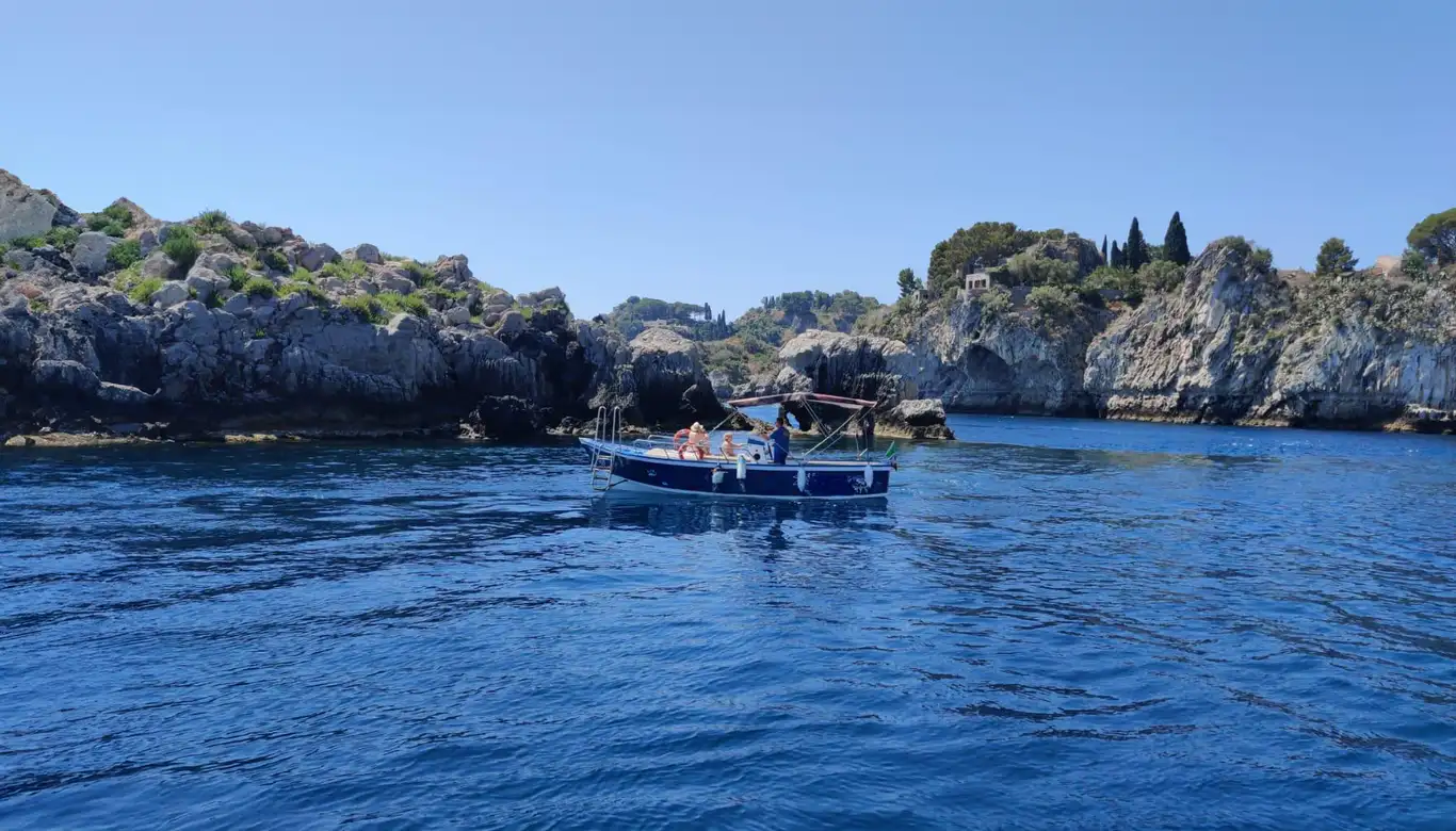 Tour in barca nella Baia di Taormina