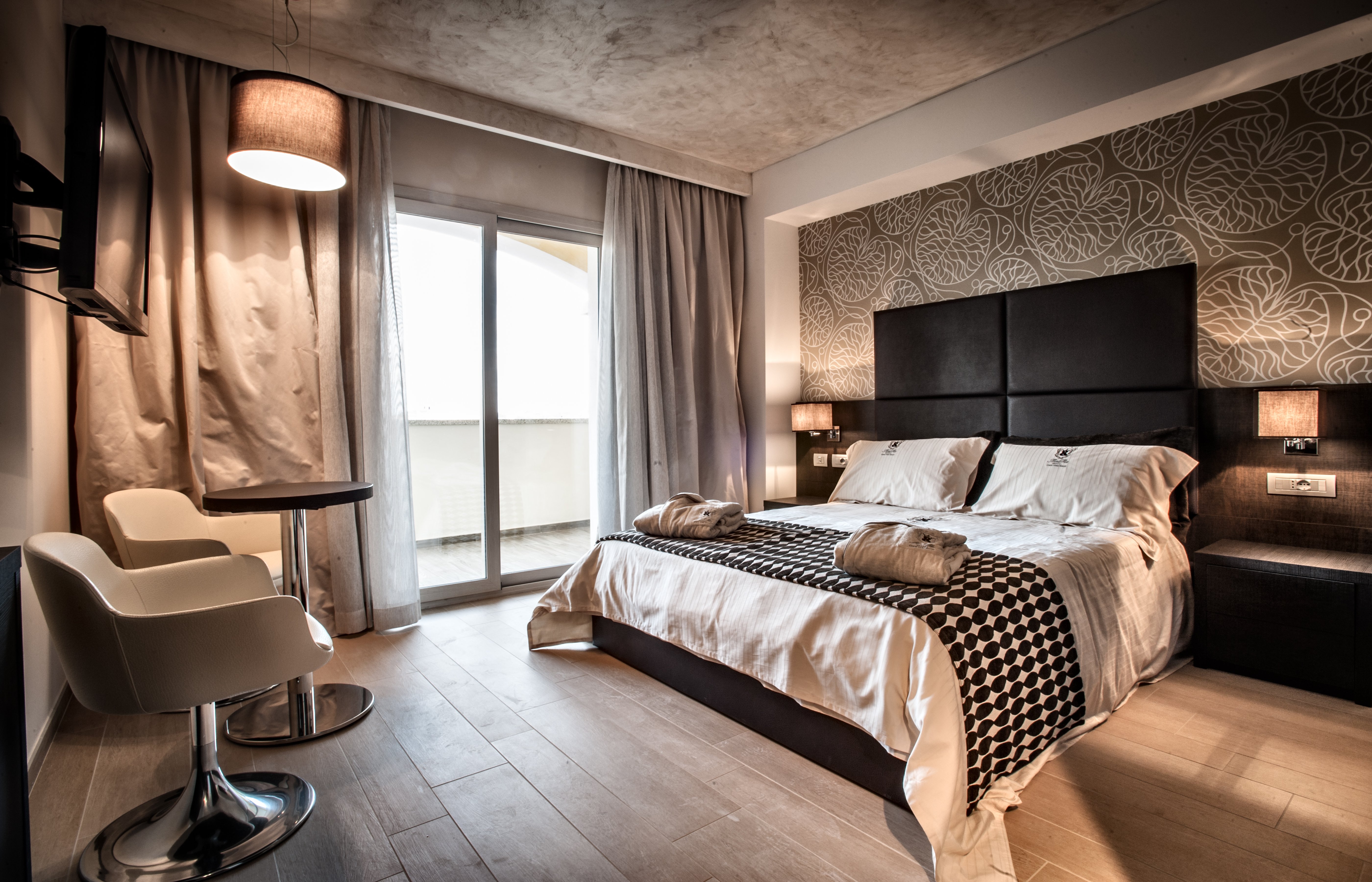 Camera Matrimoniale con Vista Giardino